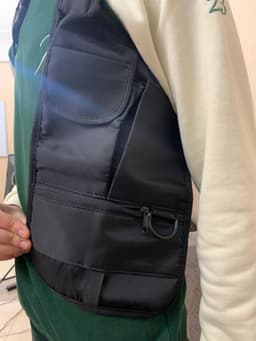Sac à bandoulière antivol dissimulé sous les aisselles – حقيبة أغراض مضادة لسرقة 8