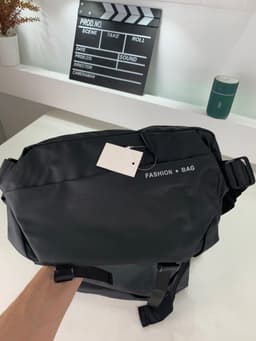 Sac de Poitrine Fashion Bag pour hommes avec bandoulière LX066 – حقيبة أغراض رجالية 11
