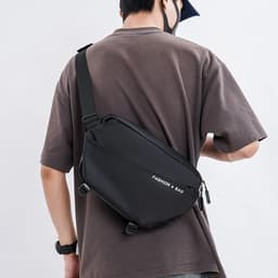 Sac de Poitrine Fashion Bag pour hommes avec bandoulière LX066 – حقيبة أغراض رجالية 3