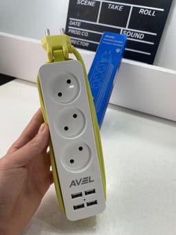AVEL Multiprise 3 Sockets avec 4 ports USB Cordon 1,8 m Enroulable – مقبس طاقة مع منافذ شحن 3