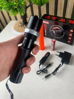 Lampe Torche LED SWAT Multifonction Zoom Réglable et 3 Modes d’Éclairage – مصباح يدوي قابل للشحن 8