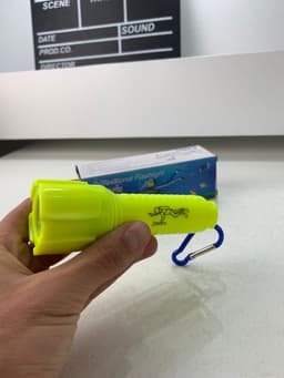 Lampe Torche Sous-Marine Étanche jusqu’à 25 mètres – مصباح تحت السباحة تحت الماء 5