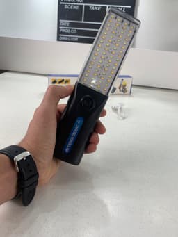 Lampe de Travail LED Rechargeable Éclairage Ultra-Puissant avec Panneau Solaire Intégré – مصباح عمل قابل للشحن 9