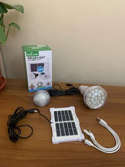 Lampe de Camping LED avec Panneau Solaire 10 W – مصباح تخييم يعمل بالطاقة الشمسية 4